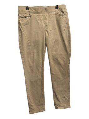 Levi's Straight Leg Pants in Khaki/Tan. Size 16.  Pull on style